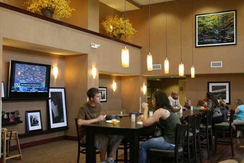 Hampton Inn & Suites Chicago - Libertyville Restoran fotoğraf